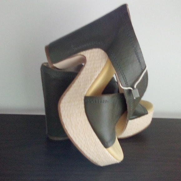 Vintage Criss Cross  Platform Leather  Wrapped Heel Sandals - Picture 6 of 16